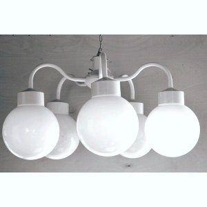 Sixtet lampe, 6 - armet med hvide kupler