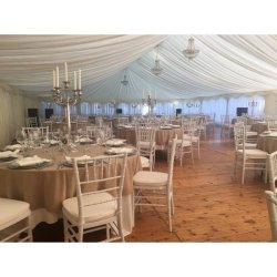 Eksklusiv Chiavari / ballroom stol med hvid, kraftig hynde