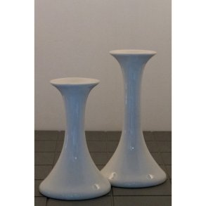 Hvid lysestage h�jde 18cm