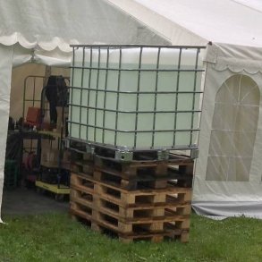 Udlejning af palletank til drikkevand 1000l p� st�lpalle