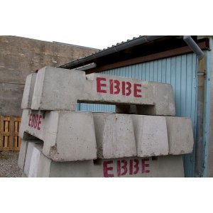 Betonklodser (autov�rn) 350kg 1,6m  for stormsikring festtelte