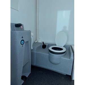 2 X VIP toiletvogn med tank