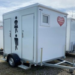 2xVIP Toilet med tank  Inkl. slut-t�mning/reng�ring