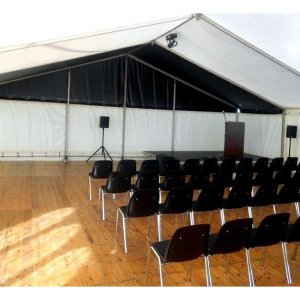 Sort lysd�mpende tagdug