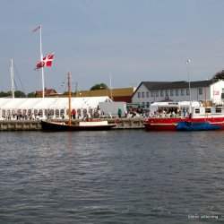 Festtelt- bredde 10m  -hvid m/vinduer, forl�nges med 3m sektioner