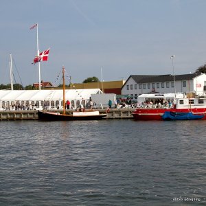 Festtelt- bredde 10m  -hvid m/vinduer, forl�nges med 3m sektioner