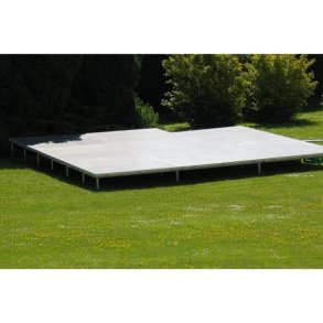 Lakeret tr�gulv rettet op p� str�er 3 m bredt